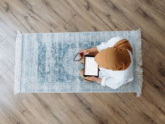 Design and make a prayer mat for Ramadan