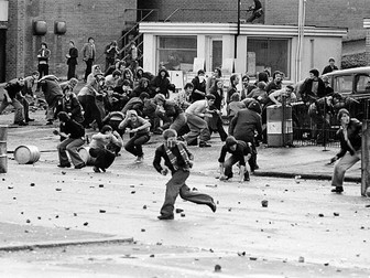 Unseen poetry lesson - Conflict poetry and Belfast Confetti