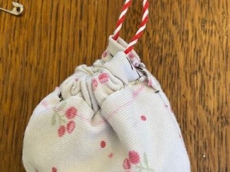 Design, Sew and Make an earbud holder