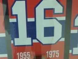 Numbers in French. Count from 1 to 100. All images from Québec