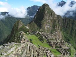 Machu Picchu (1), Street vendors (2), interdisciplinary thematic units - SP Intermediate 1