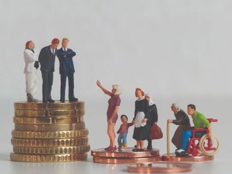 Comparative politics - Changing the politics of tomorrow by questioning today