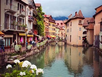 Un jeu des images: a GCSE powerpoint activity to match up pictures and quality French idioms.