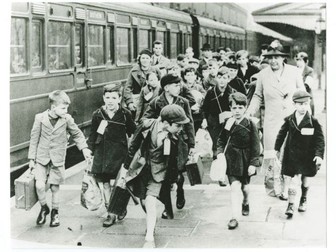 Drama WW2 Evacuation SOL-KS3